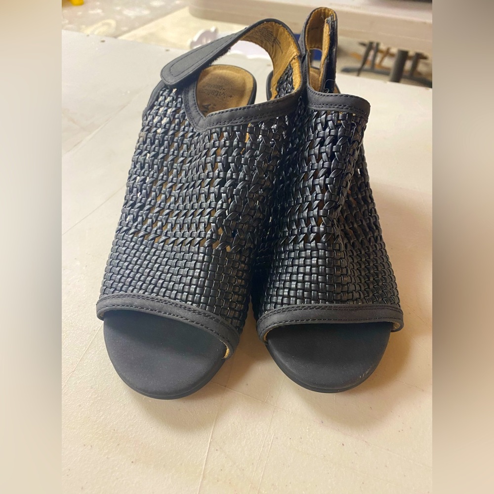 🕸️Mesh Heels🕸️ - Picture 2 of 2